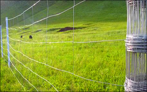 High tensile hinged knot field fence for deer control